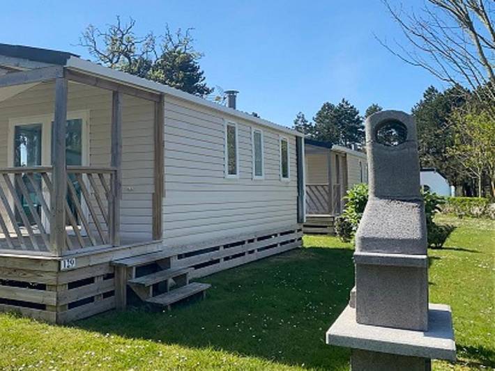 Flower Camping Le Rompval - Mobilheim 4 personen - Premium 25 m² inkl. überdachte Terrasse- 2 Zimmer +Tv + Geschirrspülmaschine + Bbq in Bois de Cise, Mers-les-Bains