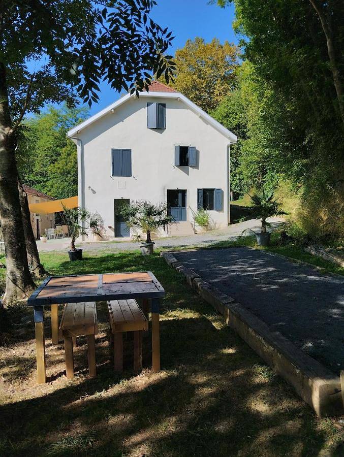 Gîte pour 6 personnes, avec jardin et vue à Monein