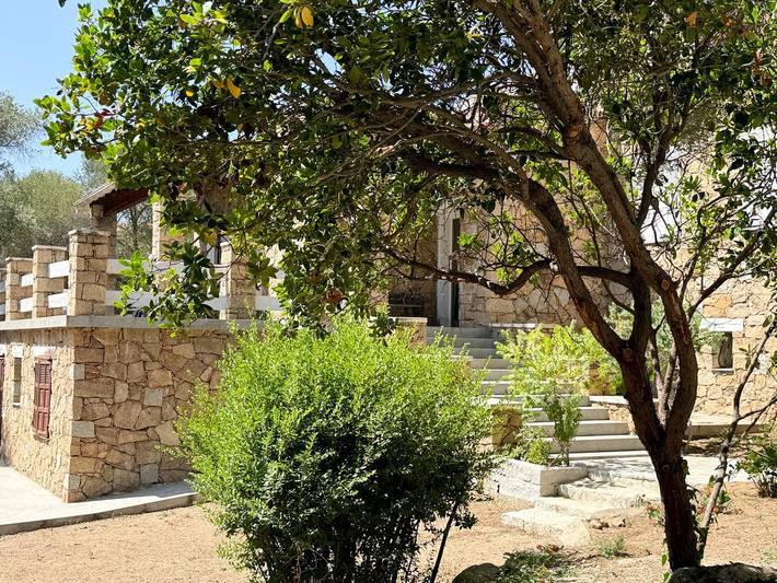 Gîte pour 10 personnes, avec terrasse et piscine, animaux acceptés dans Plage de Scodi-Neri - 2