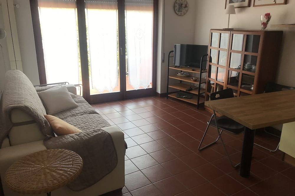 Entire apartment, Verdecielo in Marina di Massa, Eliana's cottage in Massa, Italian Riviera