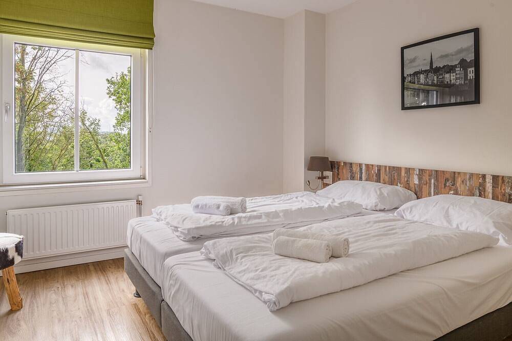 Detached luxe house - 4 bedrooms / 2 bathrooms in Maastricht, Hoge Kempen