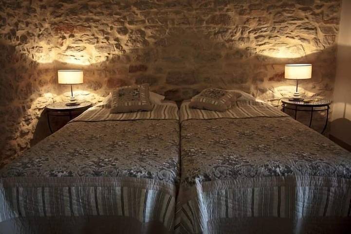 Gîte pour 4 personnes, avec Terrasse et Jardin à Laudun-l'Ardoise - 2