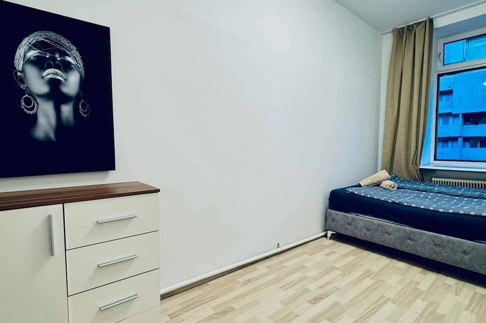 Ganze Wohnung, Cozy Private Room | Shared Flat Near Fac Platz in Floridsdorf, Wien