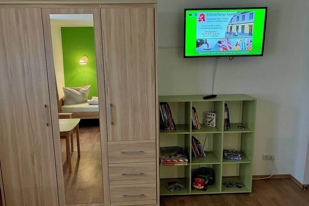 Ganze Wohnung, 4 Sterne Ferienwohnung Morgensonne am Kurpark,  Parkplatz, Wlan, 2 Schlafzimmer in Bad Berka, Weimarer Land