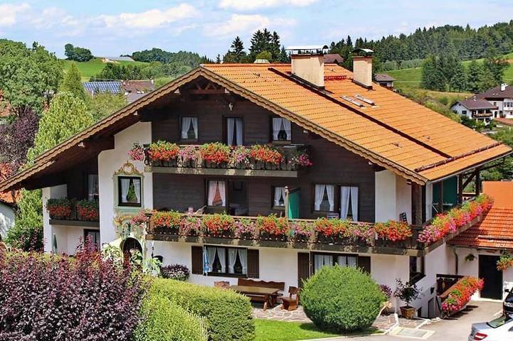 Doppelzimmer - Gästehaus Hibler in Bad Kohlgrub, Bayerische Alpen