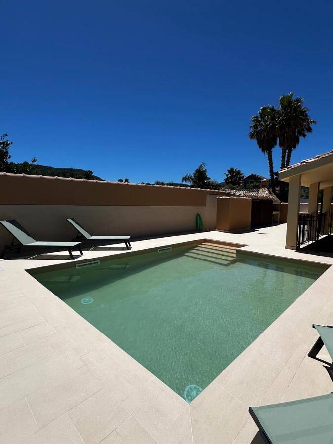 Villa per 4 persone, con Giardino e Piscina a Cala Sinzias
