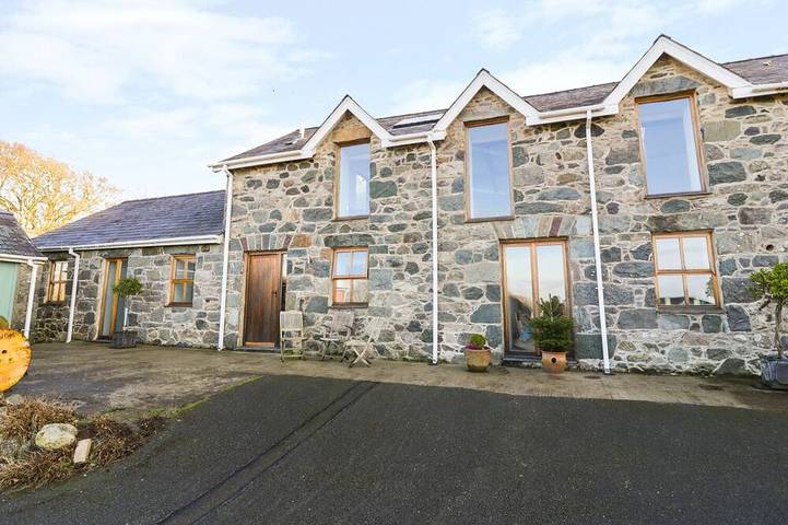 Cottage for 5 people, with garden and hot tub in Snowdonia