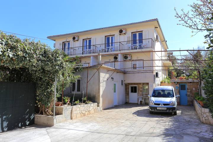 Gîte pour 3 personnes, avec Balcon/Terrasse à Supetar - 3