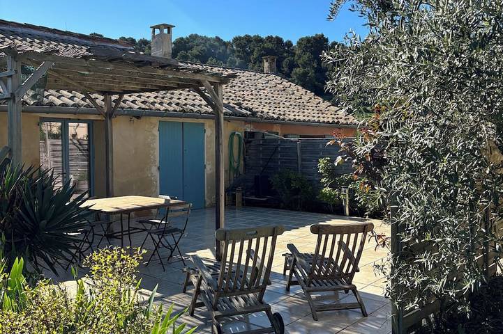 Maison de vacances pour 4 personnes, avec sauna ainsi que terrasse et piscine à Vacqueyras