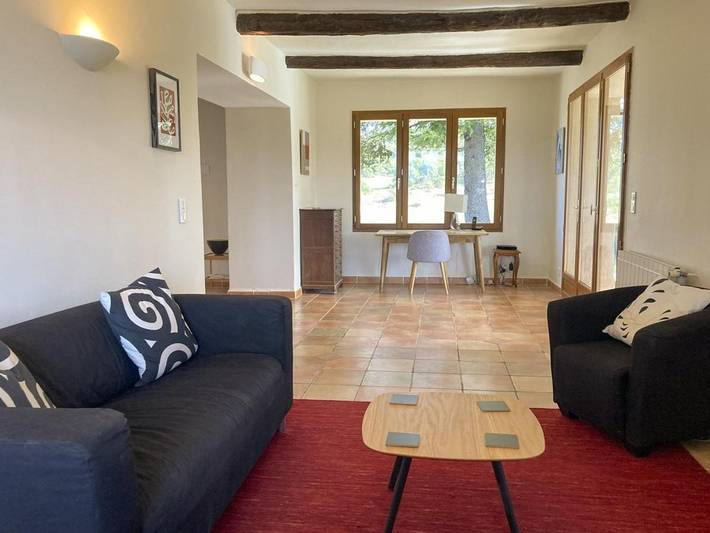 Location de vacances pour 13 personnes, avec piscine ainsi que vue et jardin à Niozelles - 2