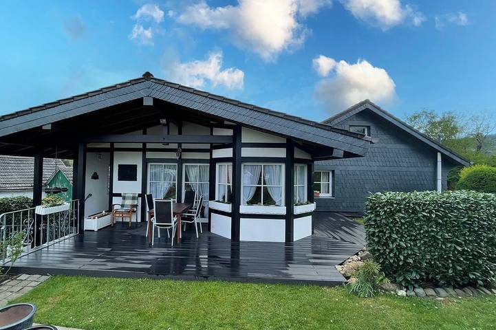 Ferienwohnung für 5 Personen, mit Garten in Overath