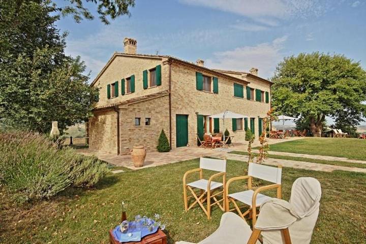 Ferienwohnung für 6 Personen, mit Garten und Pool sowie Ausblick