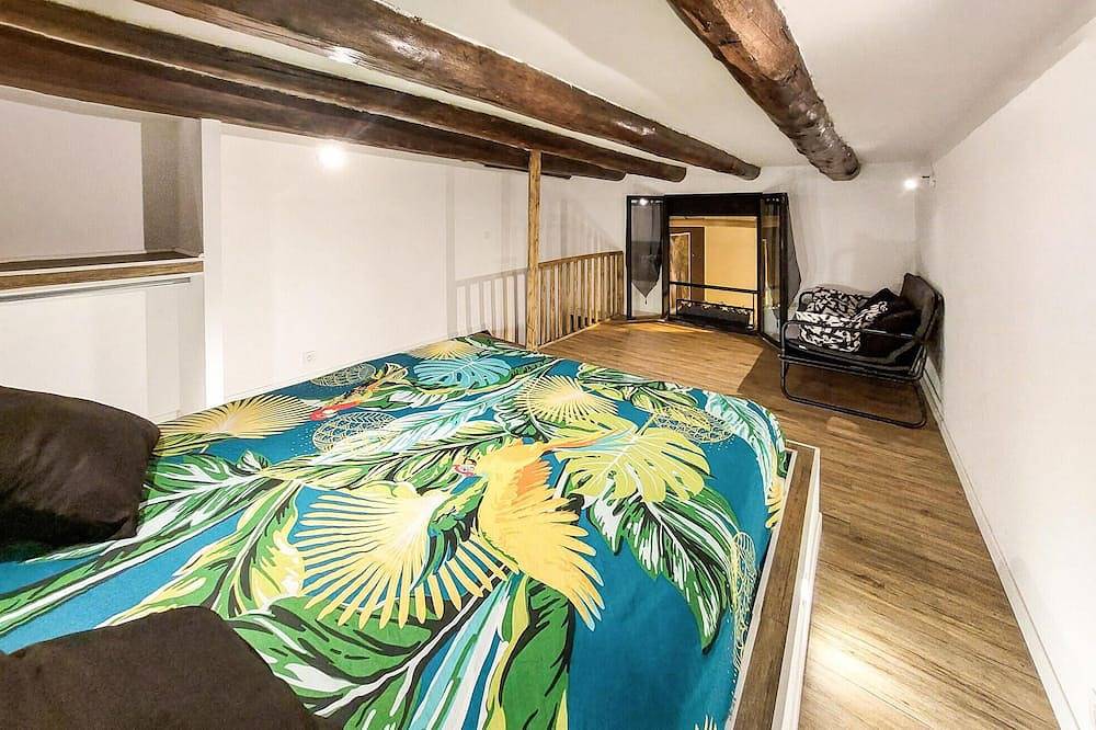 Entire apartment, Gorgeous apartment in Saint-Bonnet-le-Châtea in Saint-Bonnet-le-Château, Montbrison