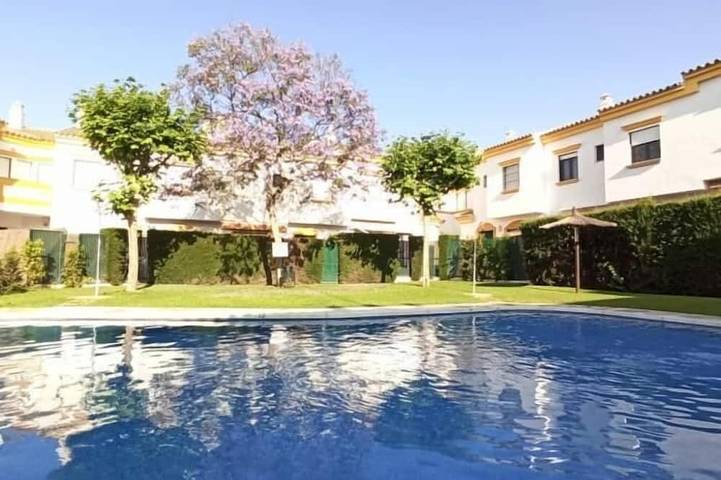Casa rural para 8 personas, con balcón además de jardín y piscina - 1