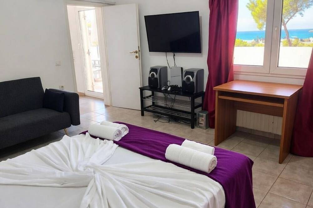 Villa Hermes/ Seaview / 7 min from the beach! in Voula, Regionalbezirk Ostattika