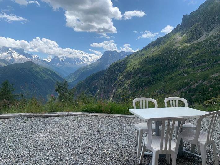 Gîte pour 2 personnes, avec terrasse ainsi que vue et vue sur le lac à Finhaut - 2