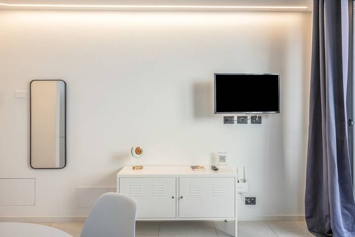 Appartement entier, Maison de vacances 'Calcagno Home' avec terrasse privée, Wi-Fi et climatisation in Milazzo, Province de Messina