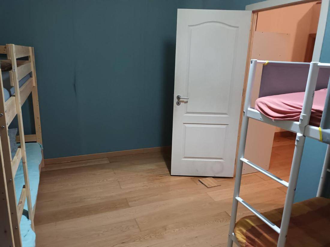 Bett 14 in einem gemischten Schlafsaal mit 6 Betten in Costa de Lisboa