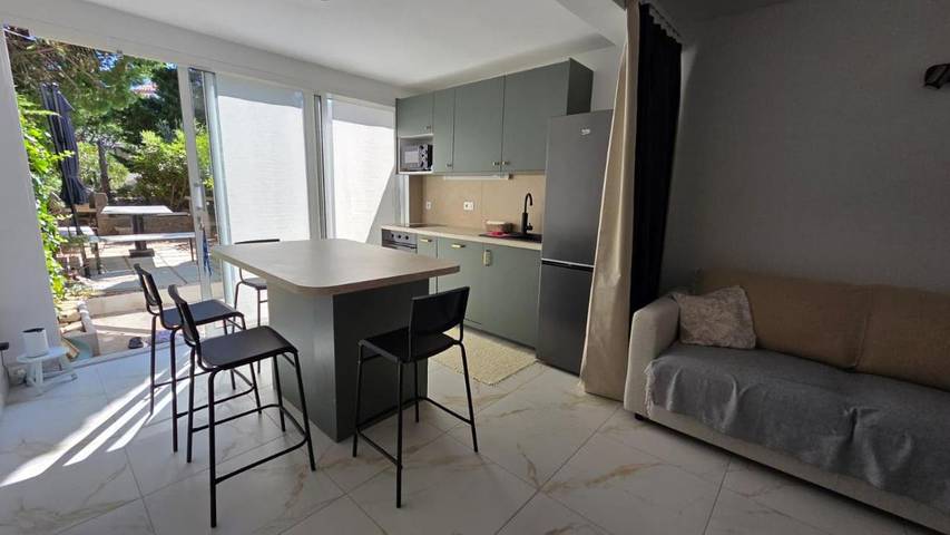 Ferienwohnung für 4 Personen, mit Balkon und Terrasse sowie Ausblick in Stinica