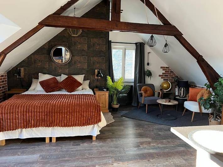 Gîte pour 2 personnes, avec jardin et piscine à Châteaugiron