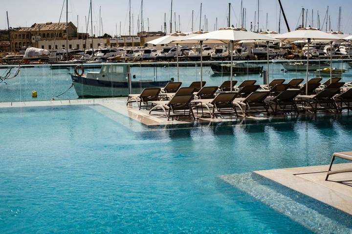 Hôtel pour 2 personnes, avec vue ainsi que balcon et piscine dans Gzira - 2