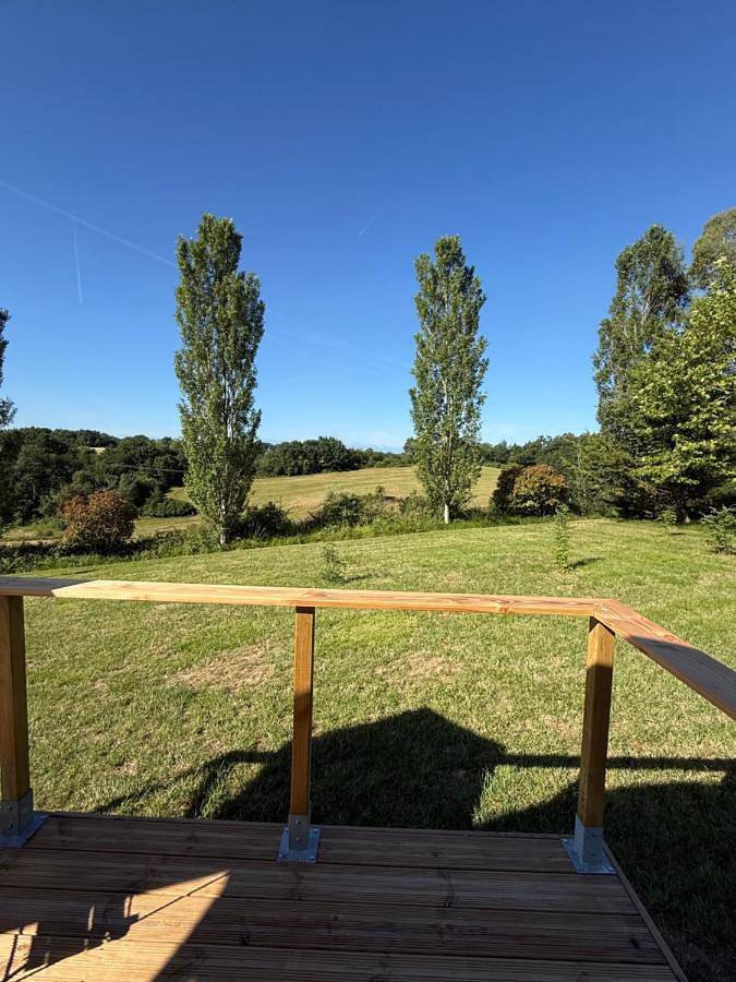 Location de vacances pour 2 personnes, avec vue et piscine ainsi que jardin et terrasse à Masseube - 4