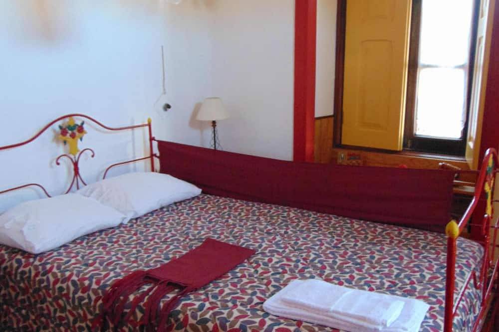 Casa Magnolia- Casa Rural da Magnólia, na aldeia de Carvoeiro in Macinhata do Vouga, Distrito de Aveiro