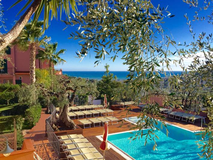 Ferienwohnung für 6 Personen, mit Garten und Terrasse sowie Pool in Imperia