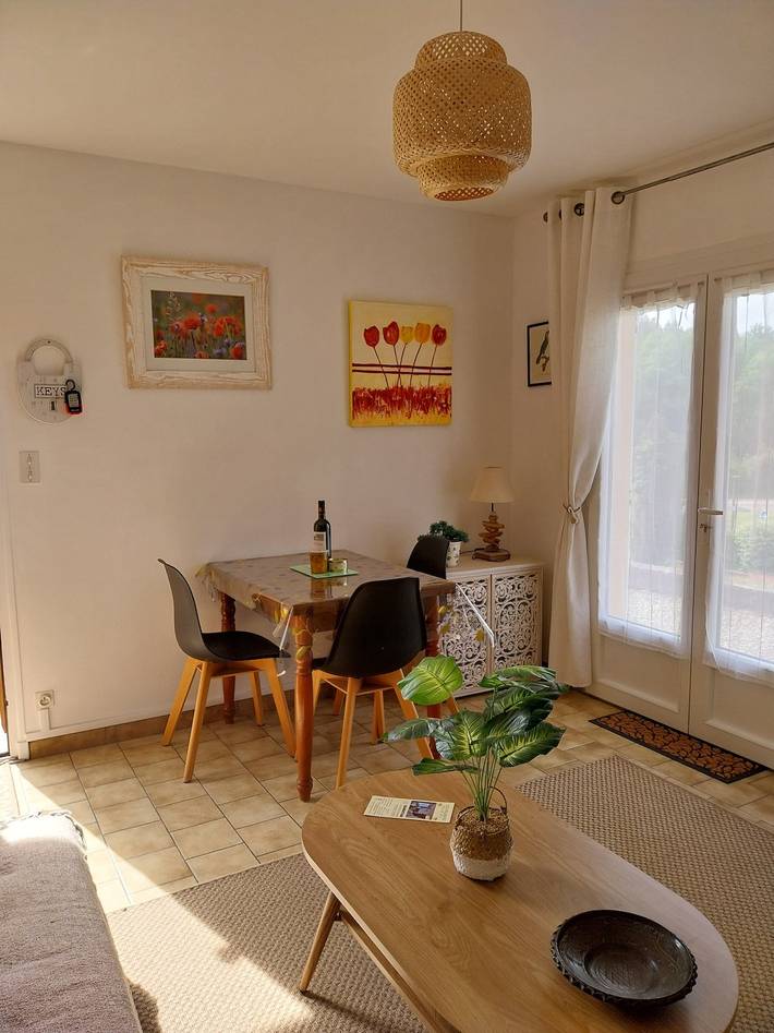 Ganze Wohnung, Apartment „Palmiers 2“ mit privatem Garten und Wlan in Cazaubon, Gers
