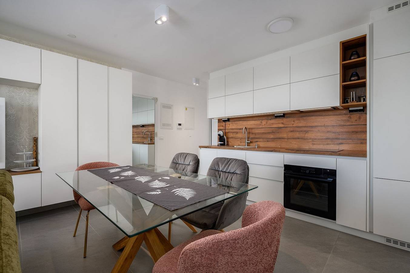 Ganze Wohnung, Traumhaftes Apartment nur 850 Meter zum Sandstrand mit Waschmaschine in Zambratija, Umag und Umgebung