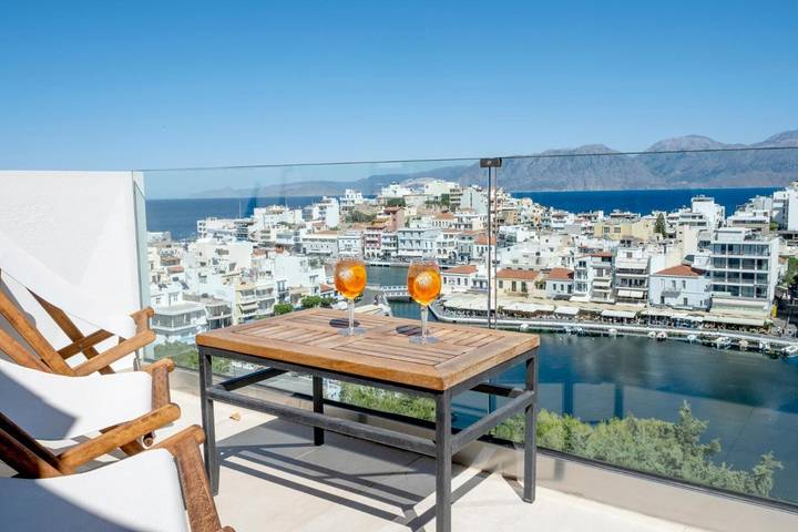 Ganze Wohnung, Apartment mit Seeblick, Whirlpool, Meerblick, Wlan und Klimaanlage in Almyros Strand (Agios Nikolaos), Lasithi