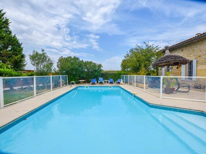 Location de vacances pour 4 personnes, avec piscine et jardin, animaux acceptés à Monprimblanc - 2