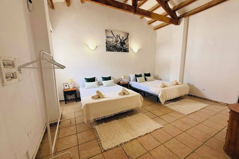 Playa dén Bossa Apartment in Playa d'en Bossa, Ibiza (Municipality)