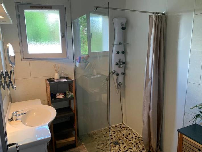 Location de vacances pour 8 personnes, avec terrasse ainsi que jardin et jacuzzi à Jatxou - 3