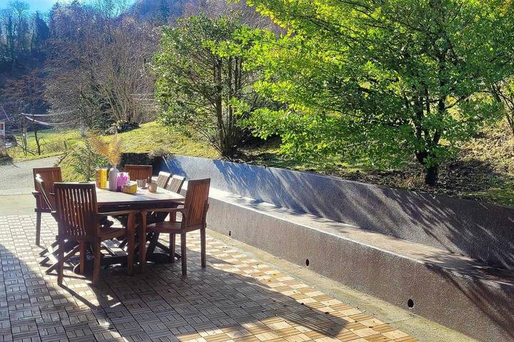 Gîte pour 10 personnes, avec sauna et jacuzzi ainsi que terrasse et jardin à Allevard - 4