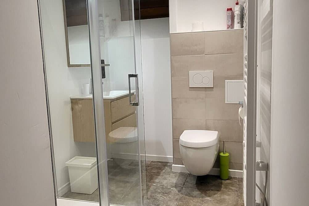 Ganze Wohnung, Apartment-Einfach-Ensuite-Bergblick in Mieussy, Region Bonneville