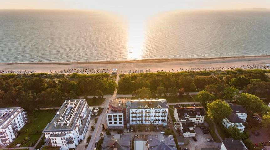 Hotel, mit Balkon und Terrasse sowie Pool und Sauna