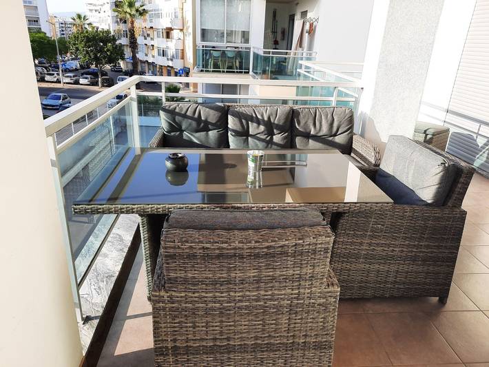 Entire apartment, Holiday Apartment 'Cantinho Do Amparo' with Balcony, Wi-Fi and Air Conditioning in Praia da Rocha, Portimão