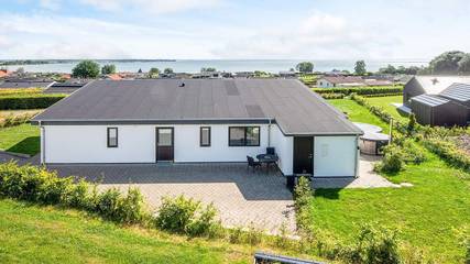 Ferienhaus für 11 Personen, mit Whirlpool und Sauna sowie Garten in Grønninghoved Strand