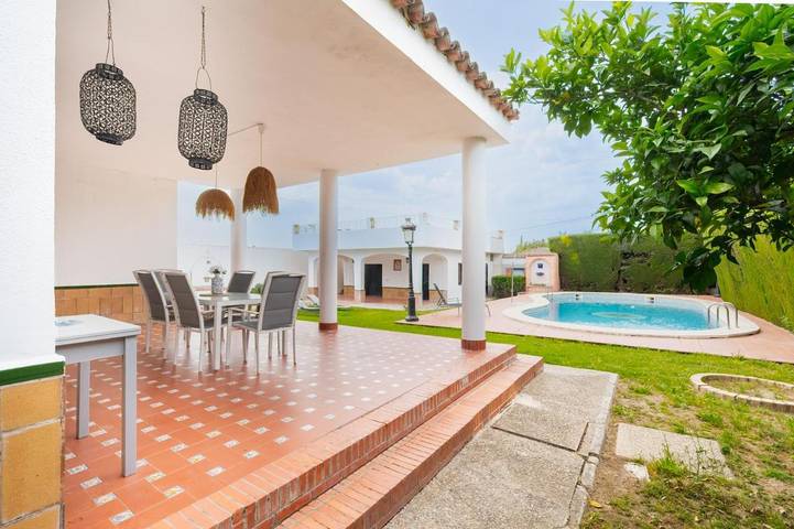 Chalet para 10 personas, con Balcón y Terraza además de Jardín y Piscina en Aljarafe