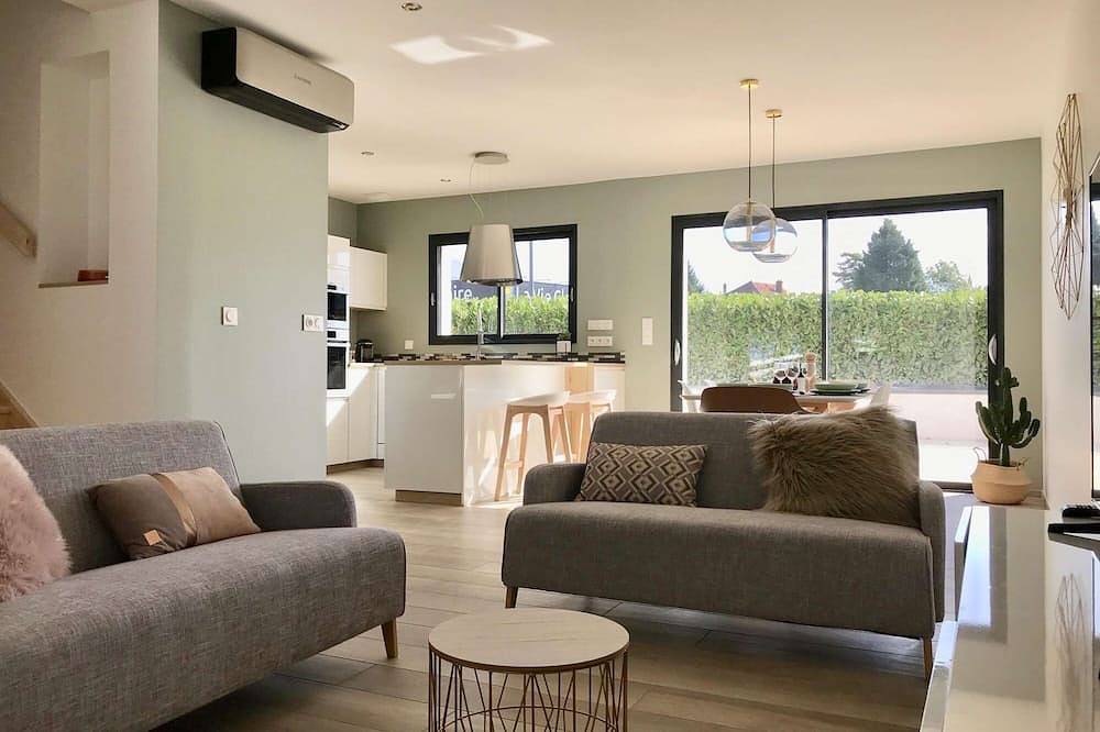 Villa for 6 Guests in Chambéry region, Savoie