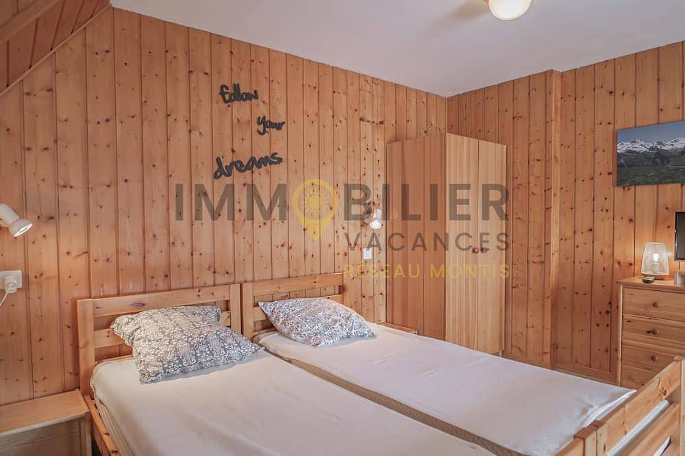 Sympathique studio avec terrasse, jardin situé au rez-de-chaussée d'un chalet individuel, idéal pour in Saint Luc, Anniviers