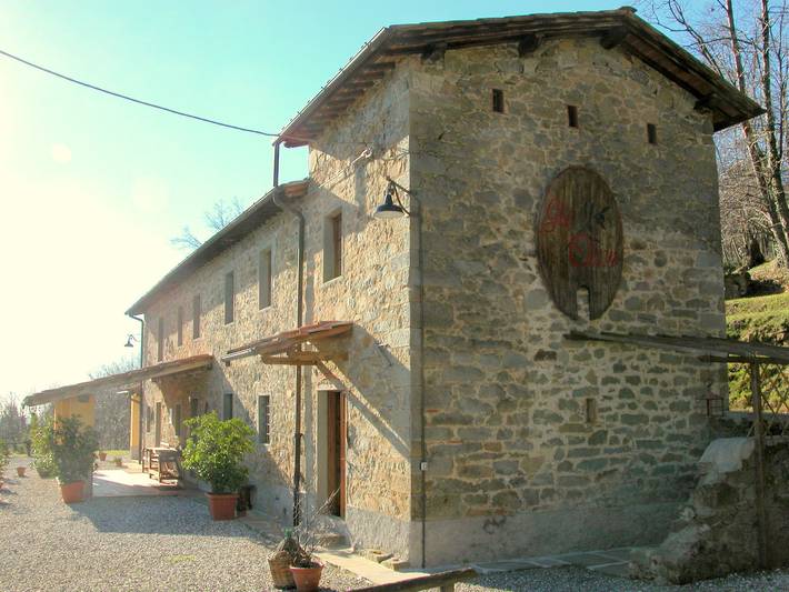 Lodge voor 4 personen, with Terras and Tuin as well as Zwembad in Toscane