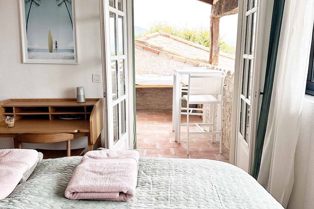 Villa Paloma : Nature and design by Architect  in Tourrettes-sur-Loup, Cannes regio