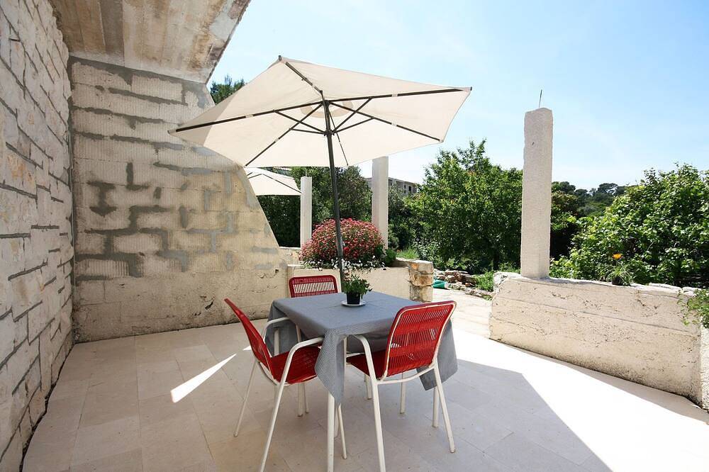 Ganze Wohnung, 2-Zimmer-Ferienwohnung am Strand Pomena, Mljet in Pomena, Mljet