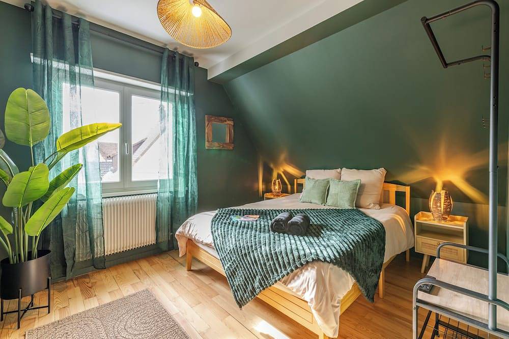 Appartement entier, Grand appartement 8 personnes, Sauna & Baignoire Spa, voyage autour du monde in Drusenheim, Nord de l'Alsace