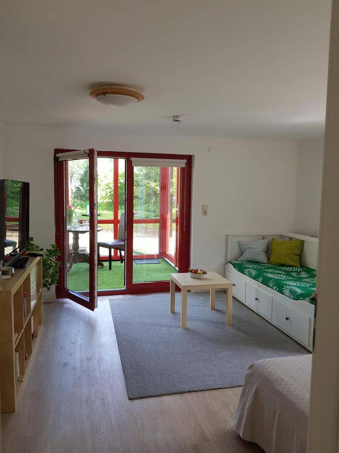 Ferienwohnung für 3 Personen, mit Terrasse und Garten sowie Ausblick in Kiel