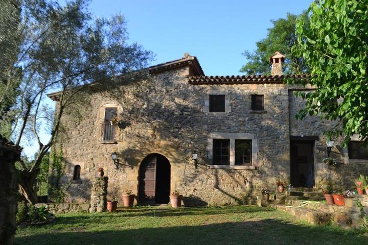 Casa rural para 10 personas, con Balcón y Terraza además de Jardín y Piscina en Les Planes d'Hostoles