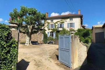 Gîte pour 9 personnes, avec jardin et balcon à Régnié-Durette