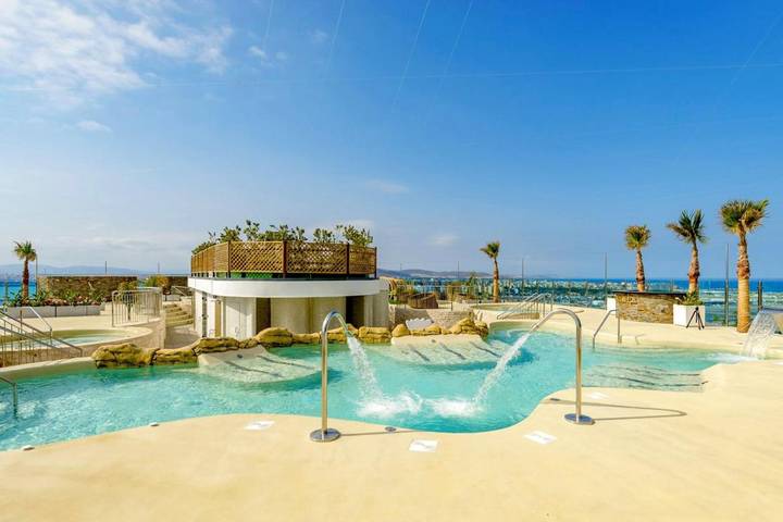 Ferienwohnung für 4 Personen, mit Pool und Sauna sowie Ausblick und Terrasse in Gibraltar